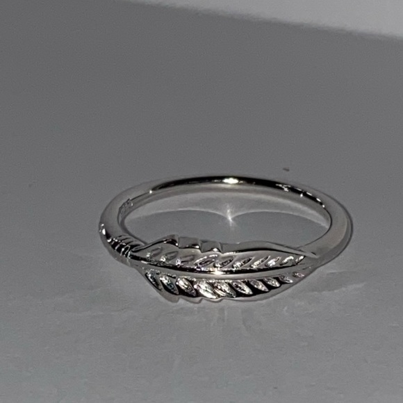 Sterling Silver Feather Ring Sz 7 - Picture 2 of 5